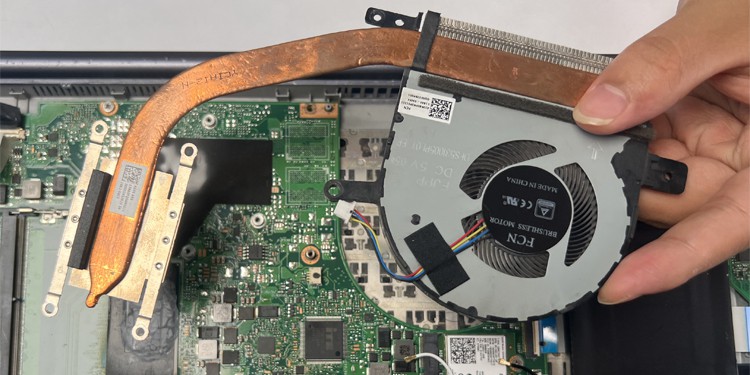 take-out-laptop-fan-and-heat-sink