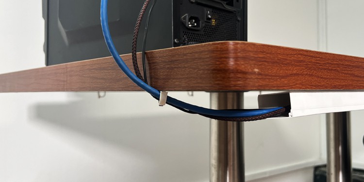 8 Cable Management Tips for Tidiest Setup 8 using-raceway-cover-for-cable-management