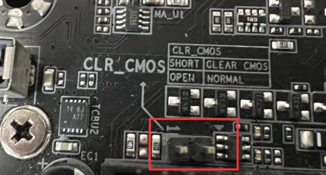 identify the number of pins in cmos jumper