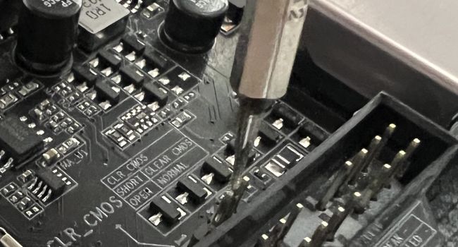 short circuit aorus cmos jumper 2 pins