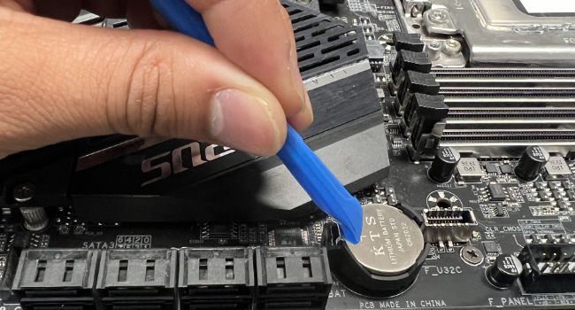 unlocking cmos battery using plastic spudger