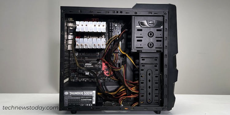 unmanaged-cable-clutter-of-non-modular-psu