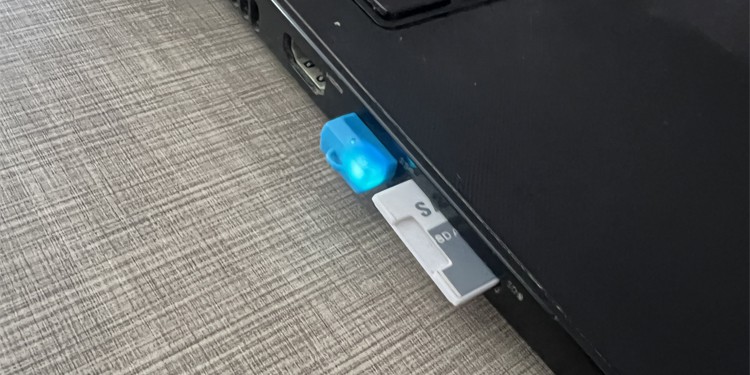 use-another-adapter-sd-card-laptop