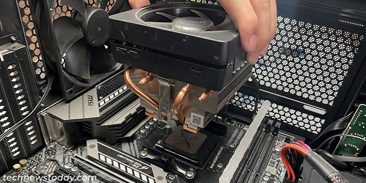 align-cpu-fan-retention-clip-above-bracket
