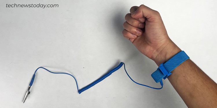 Power Supply Cable Management Tips & Tricks 1 anti-static-wrist-wrap-to-ground-yourself