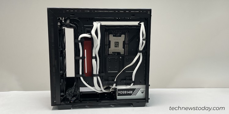 cable-routing-inside-pc-case