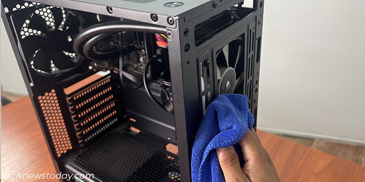 clean-pc-case-fan-slots