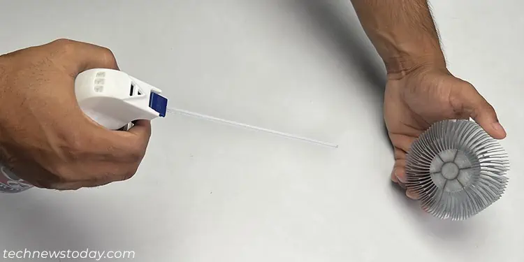 How to Clean CPU Cooler 13 compressed-air-heatsink