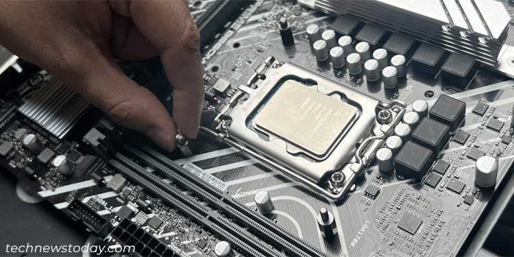 double-ended-screw-fasten-backplate-motherboard