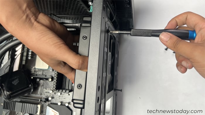 fasten-radiator-and-fan