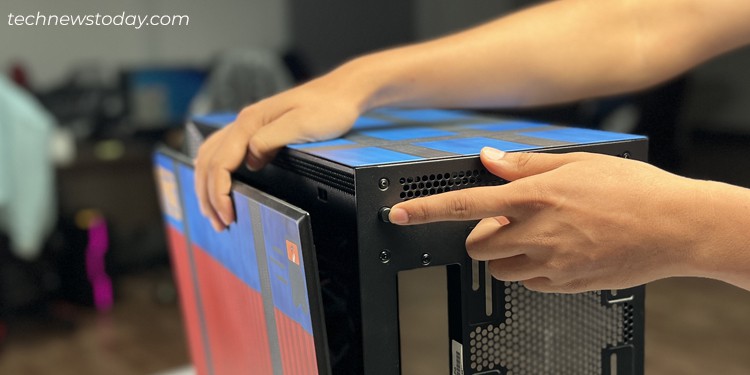 opening-side-panel-of-pc-case