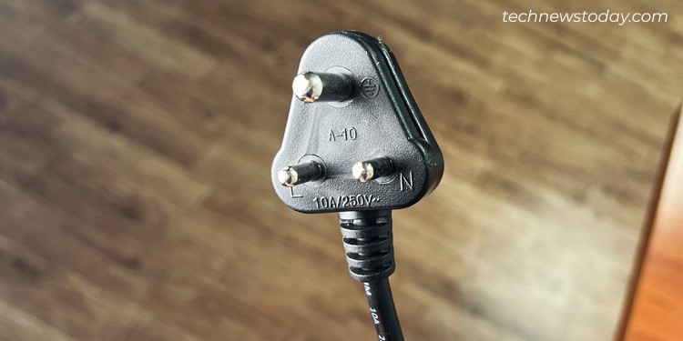 How to Ground a Power Supply 5 power-connector-with-three-prongs