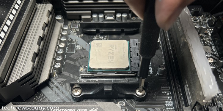 screw-cpu-retention-brackets