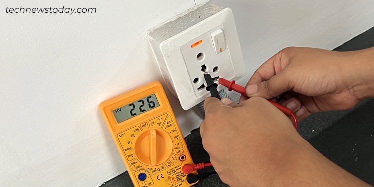 testing-live-wire-with-earthing