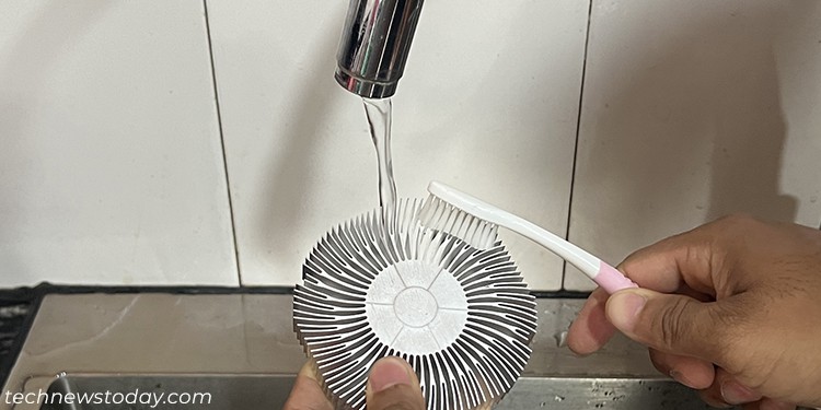 wash-heatsink-water-brush