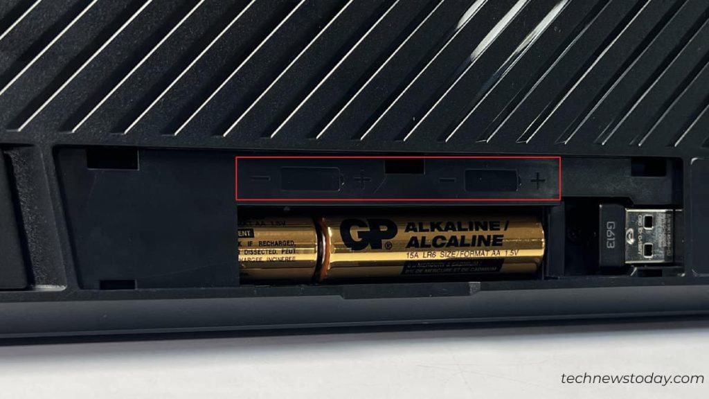 Why Is My Wireless Keyboard Not Working? 6 Quick Fixes 3 battery-polarity-in-wireless-keyboard