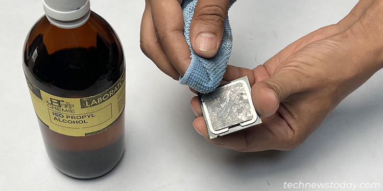 Understanding and Fixing Dry Thermal Paste 2 clean-dry-thermal-paste-isopropyl-alcohol