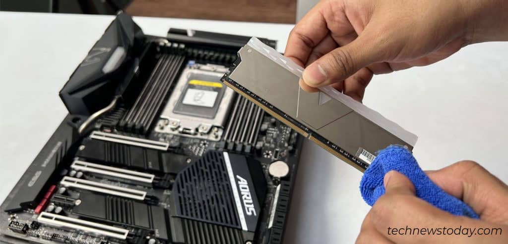 Kernel Mode Heap Corruption Error—How to Fix it? 6 clean-ram-stick