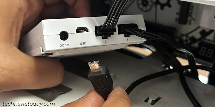 connect-usb-cable-to-rgb-controller