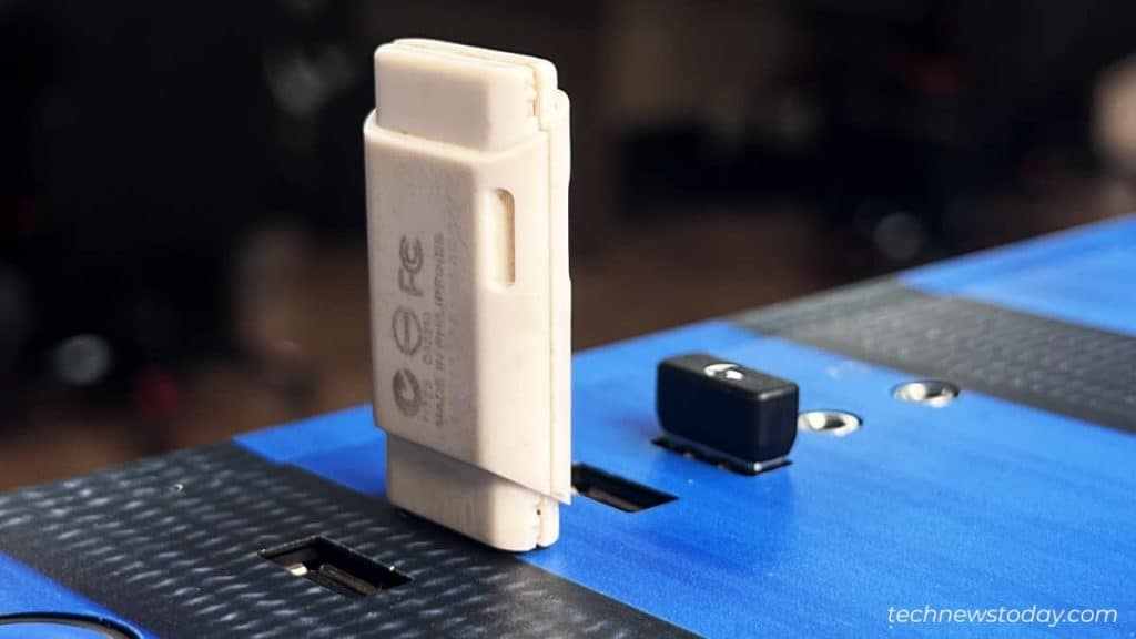 Why Is My Wireless Keyboard Not Working? 6 Quick Fixes 11 do-not-insert-usb-3.0-devices-with-keyboard-receiver