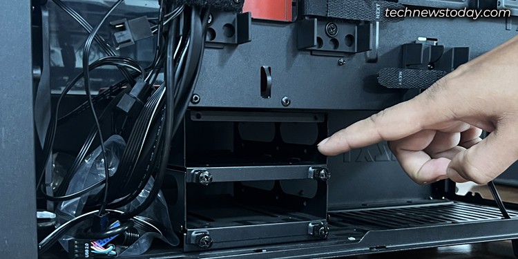 Mid Tower Vs Full Tower PC Case: Which Is Best 3 drive-bays-in-pc-case