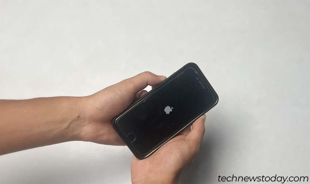 How to Fix “Something Went Wrong” Error on YouTube 5 force restart iphone 7 or lower