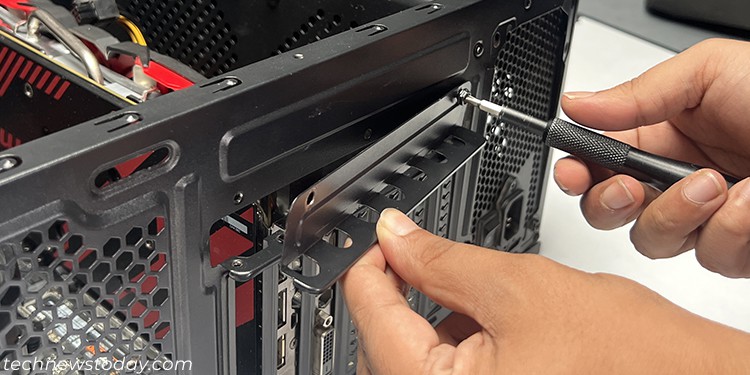 remove-additional-bracket-pcie-devices-case