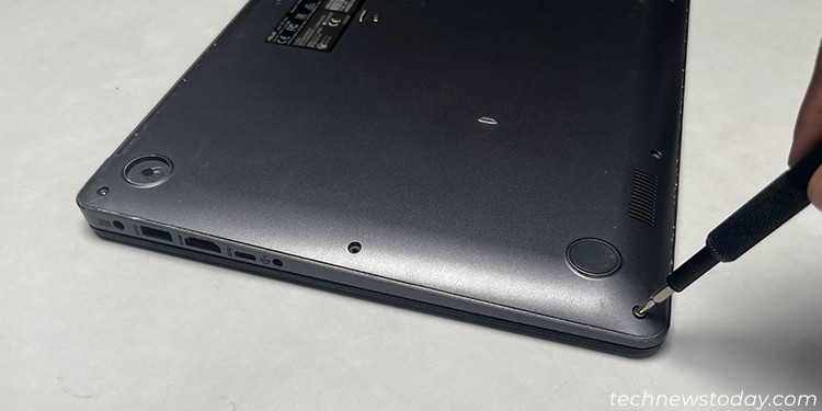 unscrew-laptop-back-panel