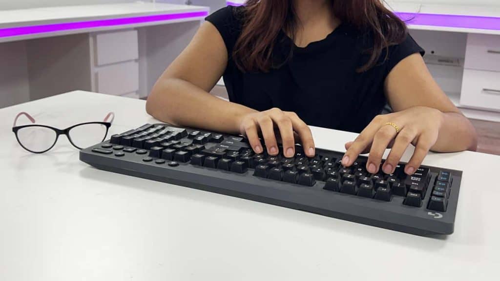 Keyboard-Typing-Wrong-Letters