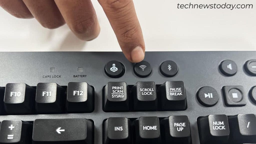 Keyboard Not Connecting? Here's How to Fix It 7 RF-button-in-wireless-keyboard
