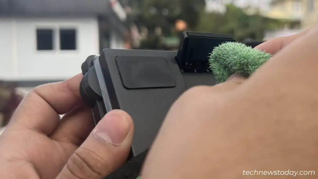 clean-keyboard-feet-1024x576