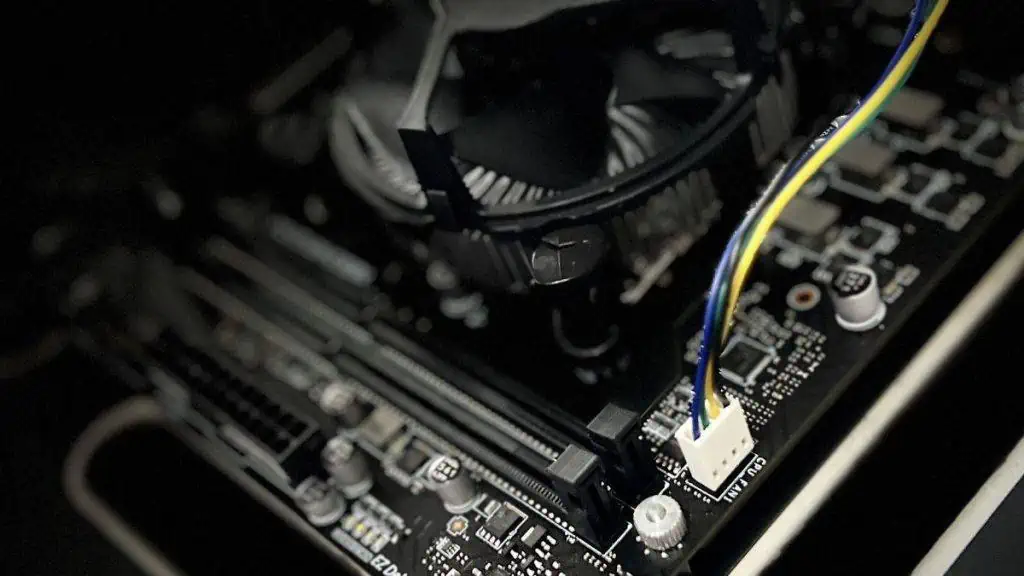 CPU Fan Header: Connecting Properly to Motherboard