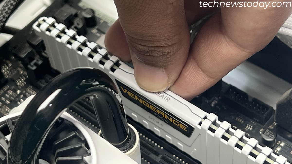 insert RAM slot after cleaning