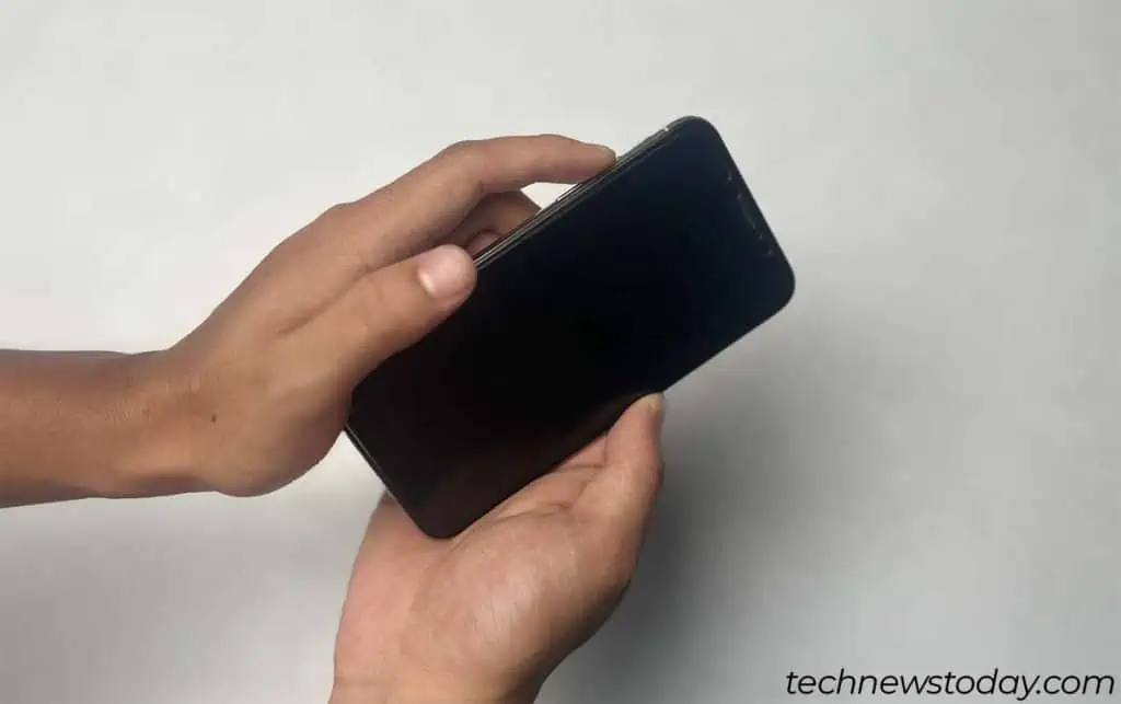 What is Green Dot on iPhone? Is It Safe? 4 iphone-volume-up-button-4-1024x643