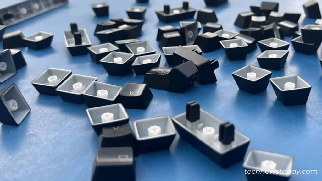 How to Clean Mechanical Keyboard in 7 Steps 22 let keycaps dry