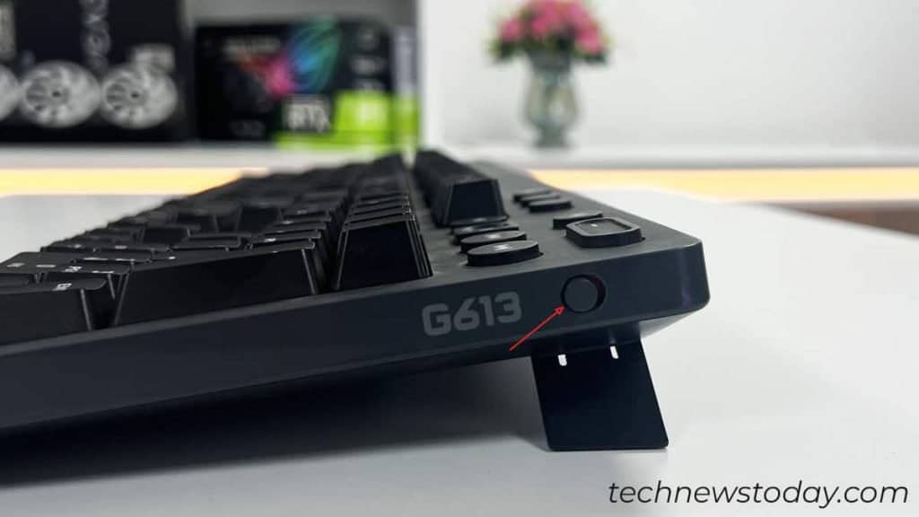Keyboard Not Connecting? Here's How to Fix It 1 on-off-switch-for-wireless-keyboard