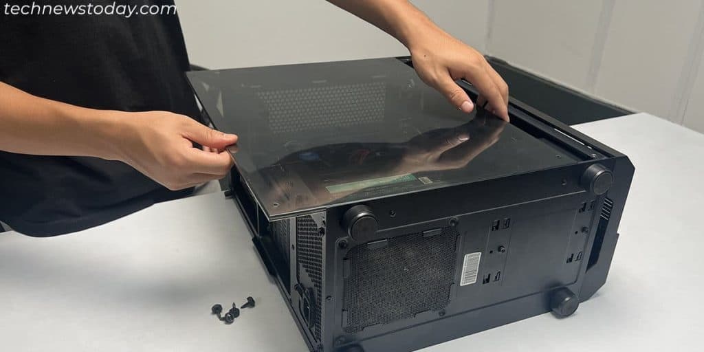 How to Remove a CPU Cooler from Motherboard The Right Way 1 remove-side-panel-open-pc-case