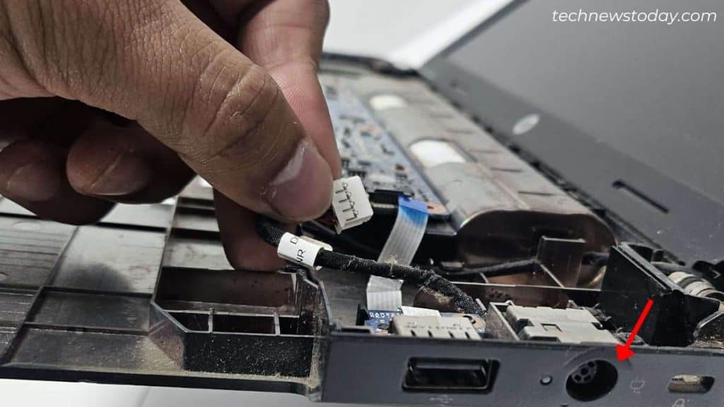 HP Laptop Won't Turn on? Here's How to Fix It 18 ensure charging port connector is connected properly