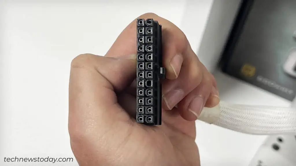 grab-the-24-pin-atx-power-connector-this-way-1024x576