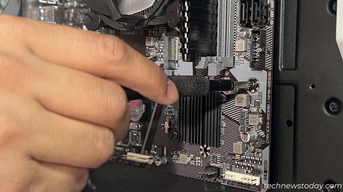 motherboard screw fitting