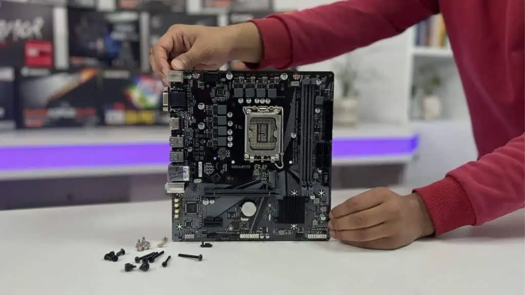 Do Motherboards Come With Screws?