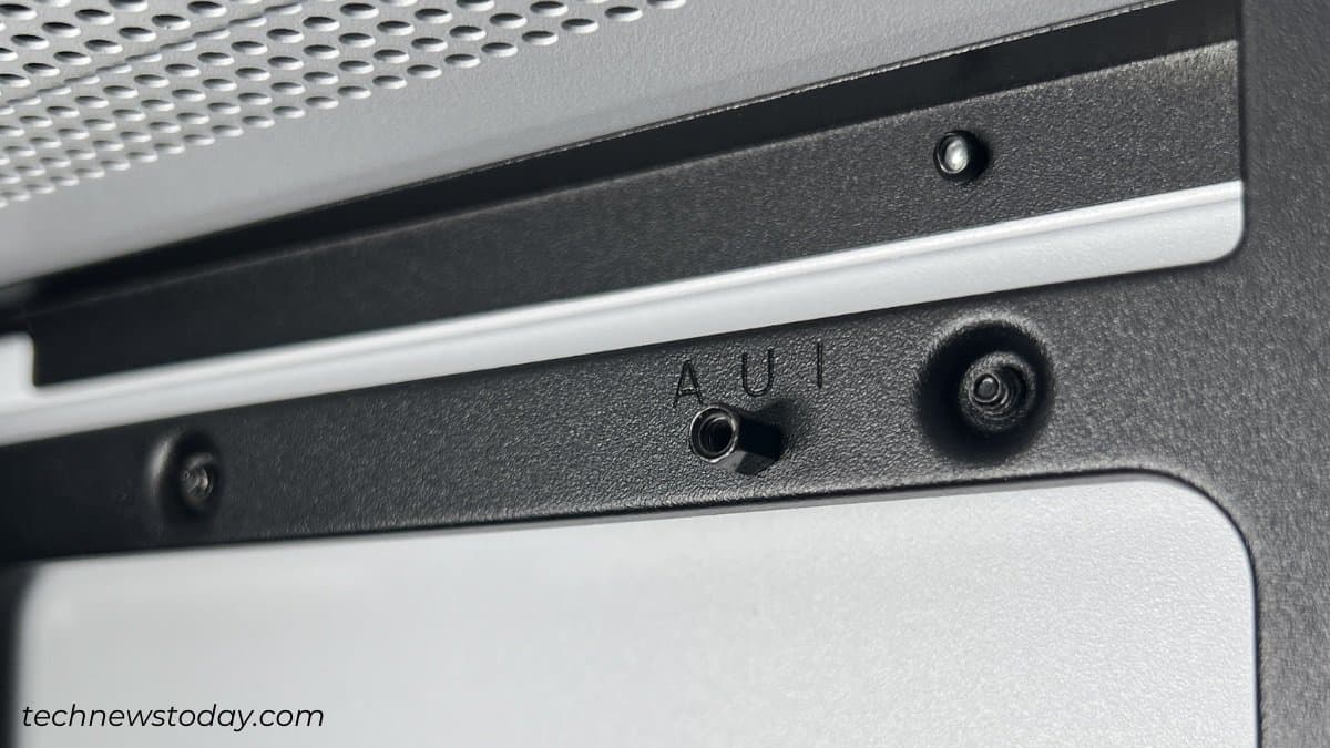 Do Motherboards Come With Screws?