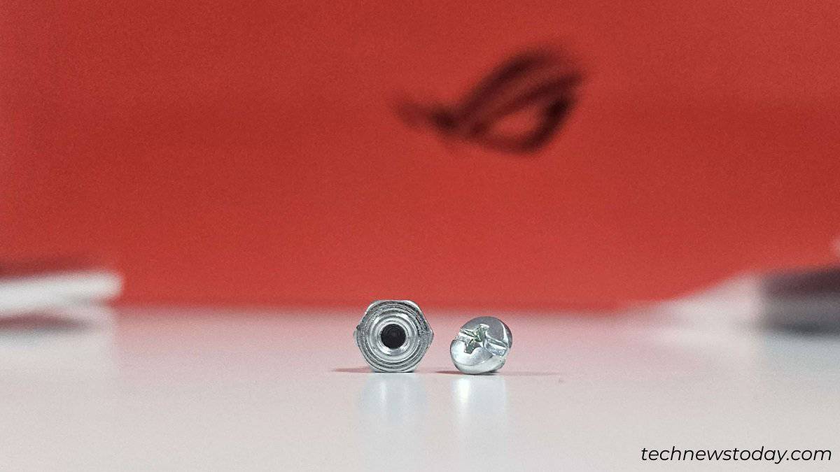 Do Motherboards Come With Screws?