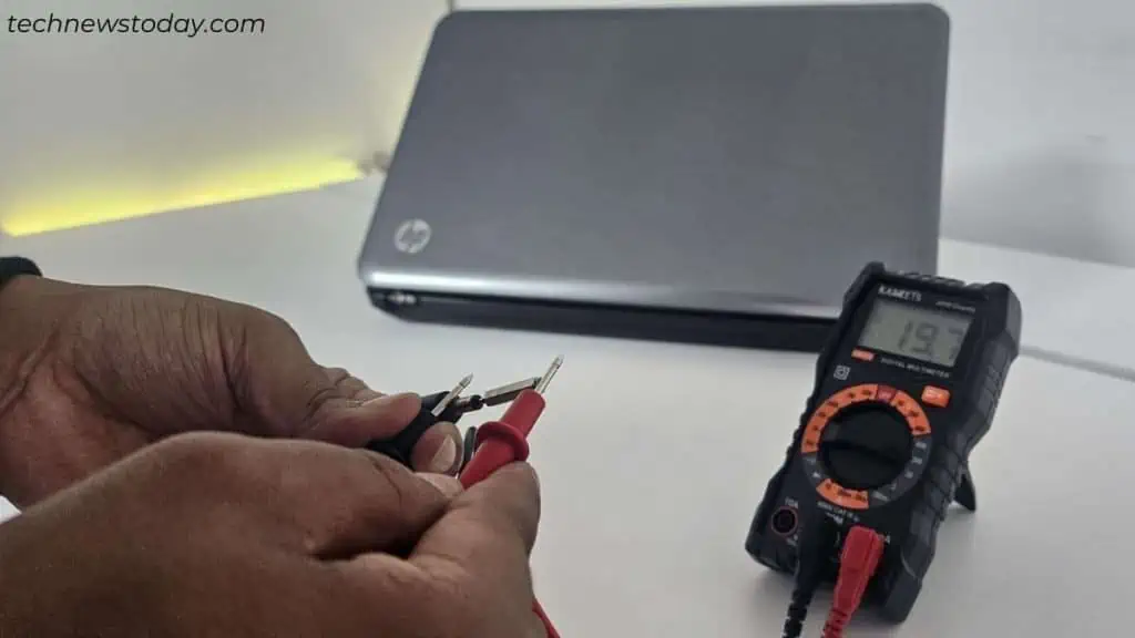testing-laptop-charger-using-multimeter-1024x576
