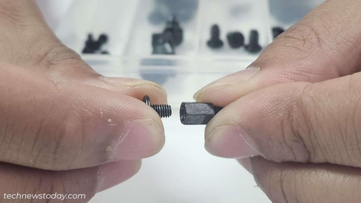 Do Motherboards Come With Screws?