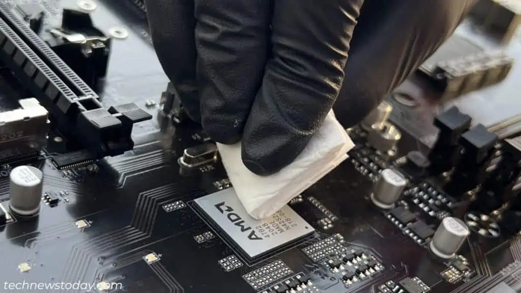 How To Clean A Motherboard 26 cleaning-chipset-1024x576