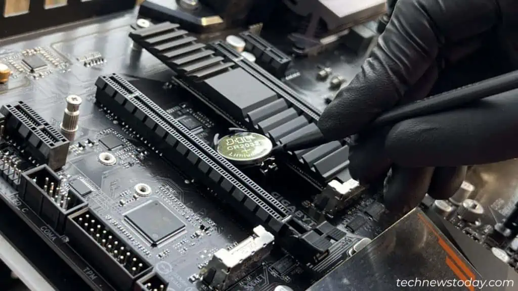 How To Clean A Motherboard 11 cmos-battery-removal-1024x576