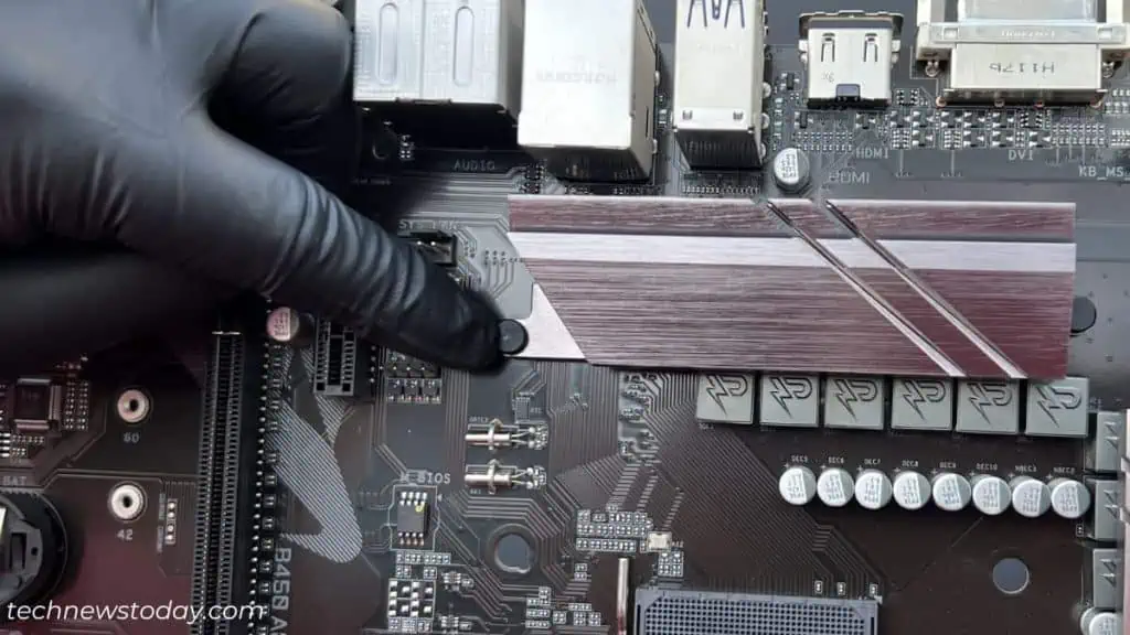 How To Clean A Motherboard 29 fit-the-motherboard-vrm-heatsink-1024x576
