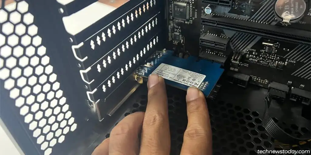 insert-wifi-card-in-pcie-slot-1024x512