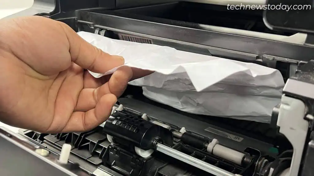 remove-paper-scrap-from-under-cartridge-cover-1024x576